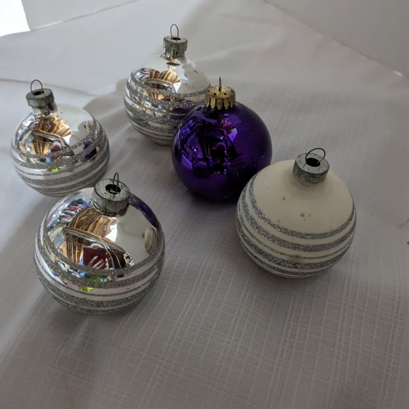 Lot of 5 VTG pyramid decorative glass Christmas tree ornaments USA - Picture 5 of 7